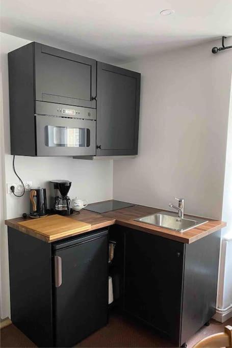 Appartement En Plein Coeur Historique De Dinan Buitenkant foto