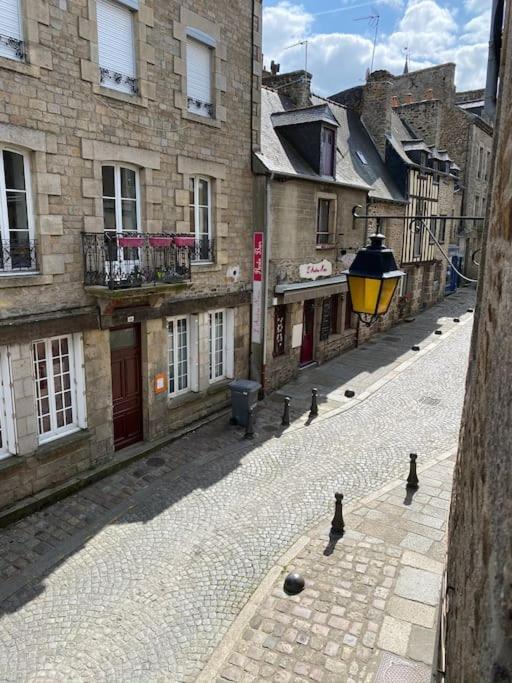 Appartement En Plein Coeur Historique De Dinan Buitenkant foto