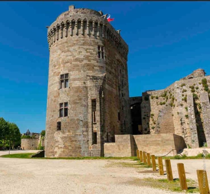 Appartement En Plein Coeur Historique De Dinan Buitenkant foto