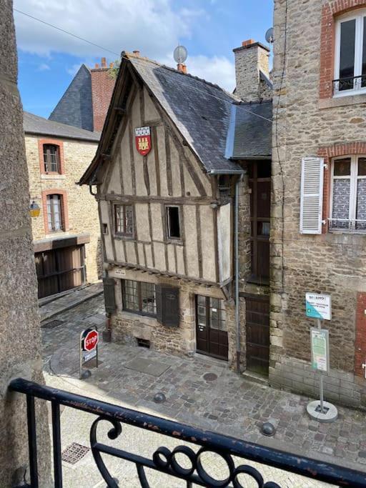 Appartement En Plein Coeur Historique De Dinan Buitenkant foto