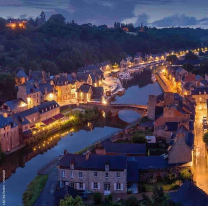 Appartement En Plein Coeur Historique De Dinan Buitenkant foto